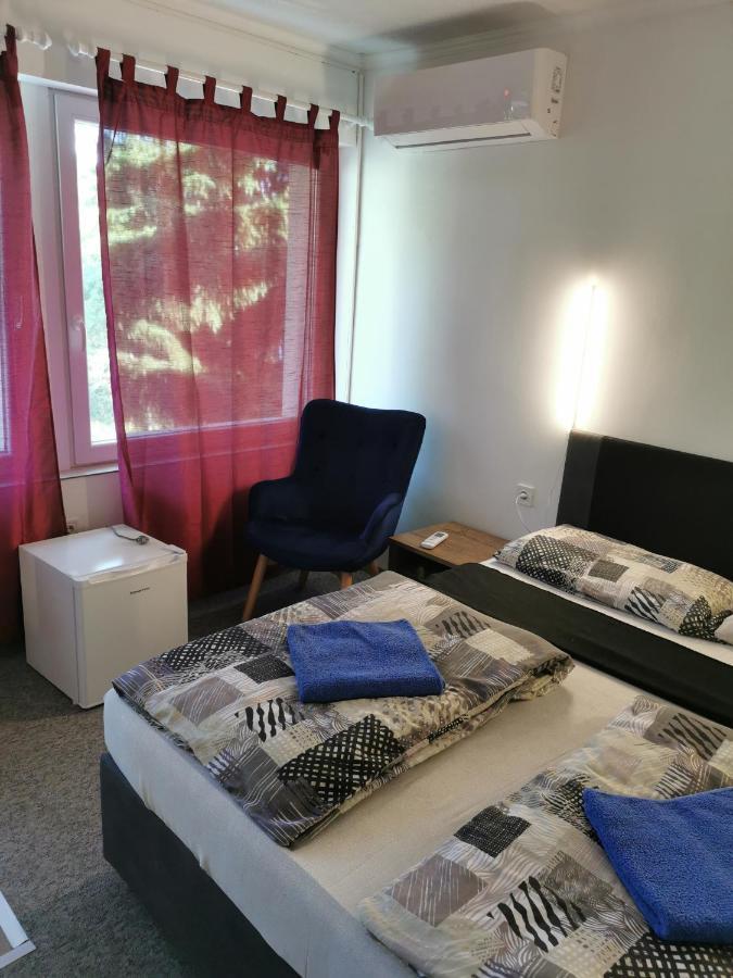 Thomas Panzio Bed & Breakfast Balatonfured Exterior photo