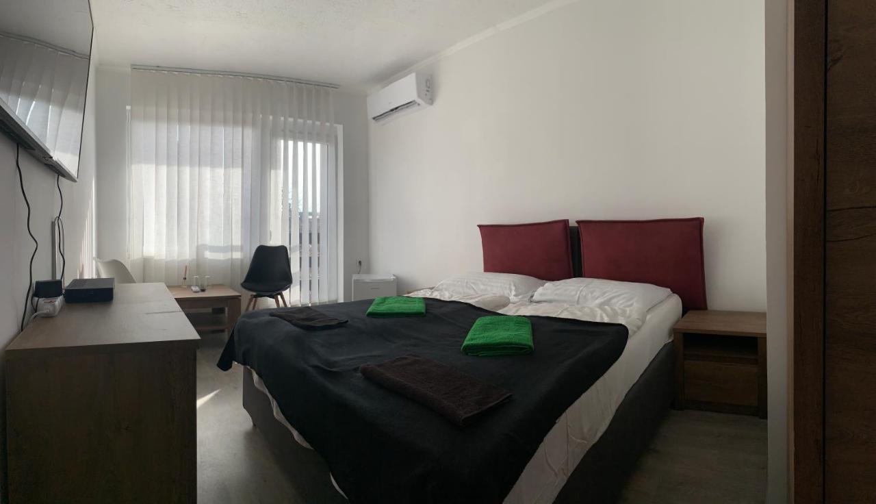 Thomas Panzio Bed & Breakfast Balatonfured Exterior photo