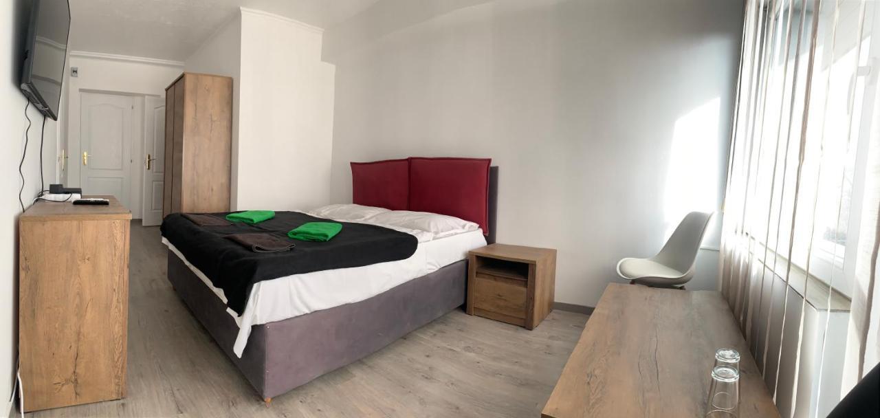 Thomas Panzio Bed & Breakfast Balatonfured Exterior photo