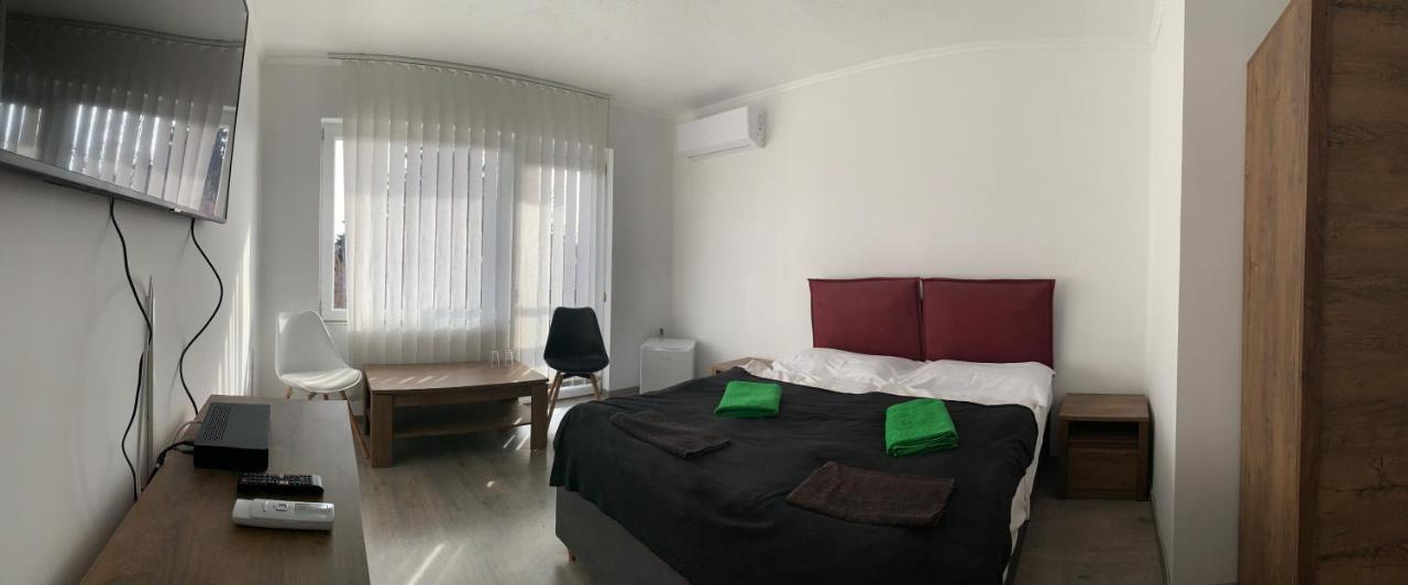 Thomas Panzio Bed & Breakfast Balatonfured Exterior photo