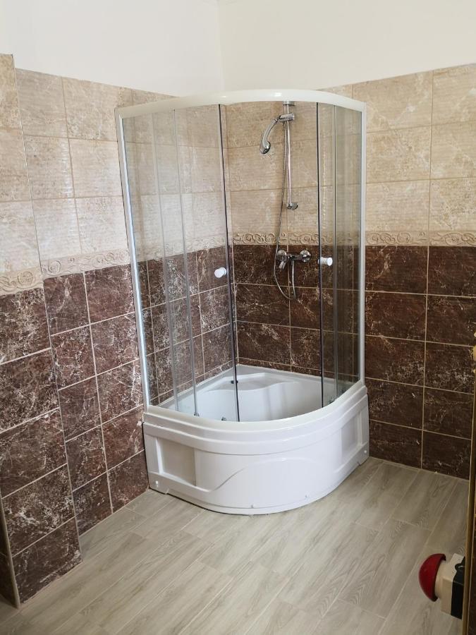 Thomas Panzio Bed & Breakfast Balatonfured Exterior photo