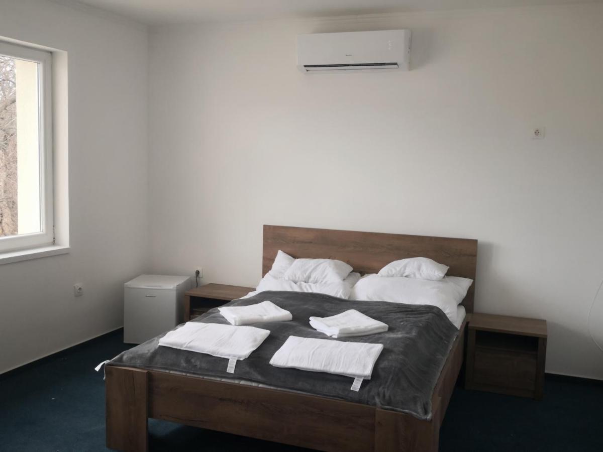 Thomas Panzio Bed & Breakfast Balatonfured Exterior photo